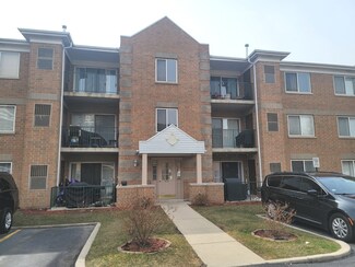 5351 N East River Rd Unit 301, Chicago, IL 60656