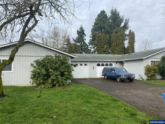 13447 Aspen Lake Ct NE, Aurora, OR 97002