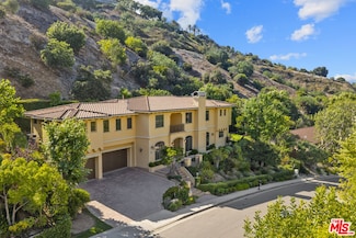3697 Benedict Canyon Ln, Sherman Oaks, CA 91423