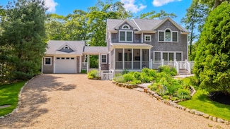 174 Tashmoo Ave, Vineyard Haven, MA 02568