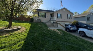 2404 Shirley Dr, Saint Joseph, MO 64503