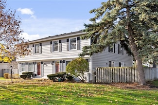 22 S Estate Dr, Webster, NY 14580