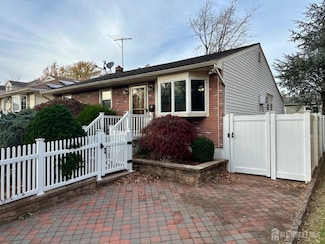 196 Metuchen Ave, Woodbridge, NJ 07095