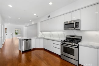 561 Rockefeller, Irvine, CA 92612