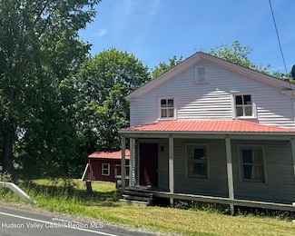 30 Chatham St, Nassau, NY 12123