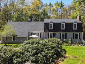 10 Greenbriar Ln, Amherst, NH 03031