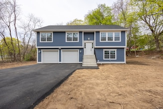 16 Mechanic St, Bristol, CT 06010