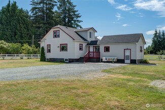 8726 Collins Rd, Sedro Woolley, WA 98284
