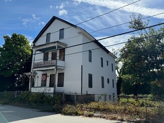 7 Oak St, Dudley, MA 01571