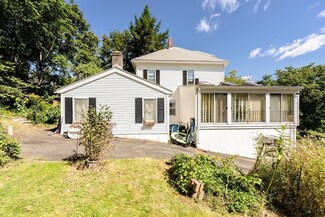 41 Arthur St, Holyoke, MA 01040