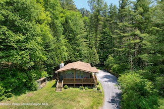 15 High St E, Shandaken, NY 12480