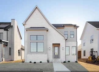 302 Fame Ave, Tuscumbia, AL 35674