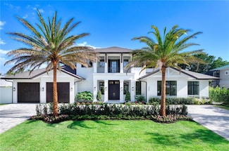 460 2nd Ave N, Naples, FL 34102