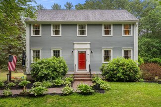 55 Cross St, Dunstable, MA 01827