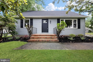 41 Greenfield Ave, Lawrence Township, NJ 08648