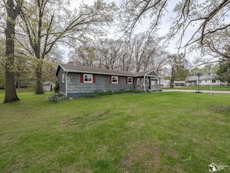 9667 Exeter Rd, Carleton, MI 48117