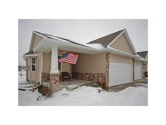 175 Ridgeview Dr, Fairfax, IA 52228