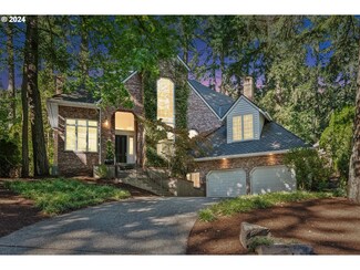 15459 Village Dr, Lake Oswego, OR 97034