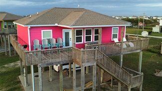 818 Johnson Crawford CI, Port Bolivar, TX 77650