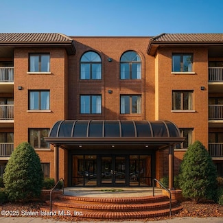 40 Wellington Ct Unit 2A, Staten Island, NY 10314