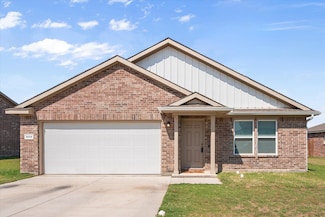 909 Avagail Ave, Springtown, TX 76082