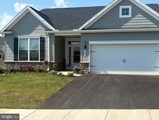 119 Edie Cir, Stewartstown, PA 17363