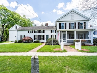 67 E Main St, West Brookfield, MA 01585
