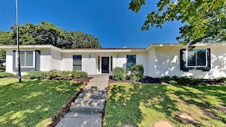1704 Rock View Ct, Fort Worth, TX 76112