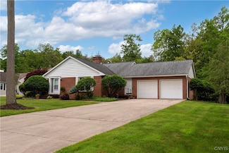 16 Silver Birch Ct, New Hartford, NY 13413