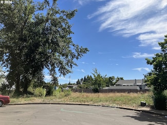 0 S Cloverleaf Loop Unit 24386652, Springfield, OR 97477