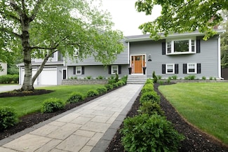 1 Village Row, Lynnfield, MA 01940