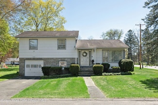 4 Schuler Ln, Lake Katrine, NY 12449