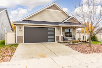 7996 N Hibiscus Ln, Coeur D'Alene, ID 83815