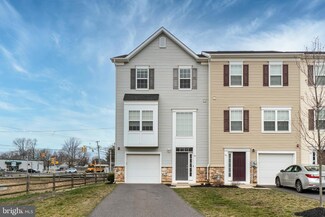 54 Iron Gate Rd, Sicklerville, NJ 08081