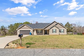 1676 Greenbrooke Rd, Hudson, NC 28638