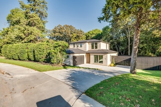 1700 Carriage Creek Dr, Desoto, TX 75115