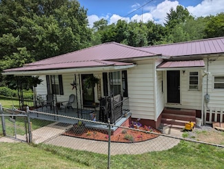 171 Cafego Rd, Scarbro, WV 25917