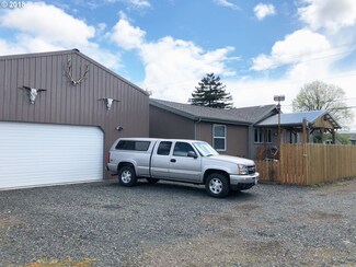 1220 N Lake Rd, Lakeside, OR 97449