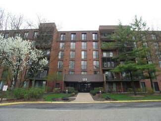 123 Acacia Cir Unit 306, Indian Head Park, IL 60525
