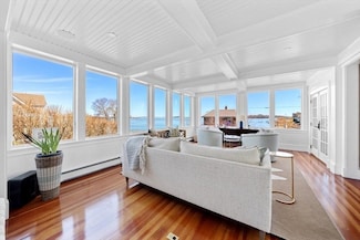 11 Paige St, Hingham, MA 02043