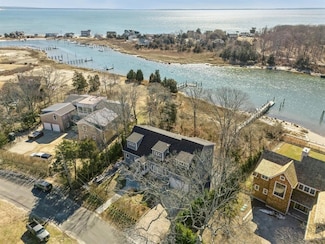 2280 Deep Hole Dr, Mattituck, NY 11952