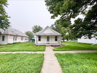 107 S 3rd St, Newman Grove, NE 68758