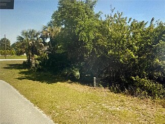 2701 25th St W, Lehigh Acres, FL 33971