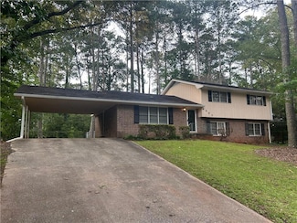 4902 Pine Hill Ct E, Stone Mountain, GA 30088
