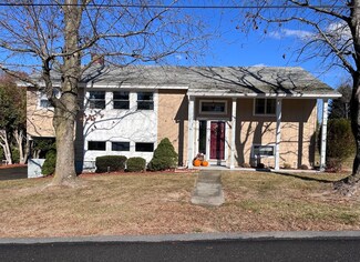 16 Dike Dr, Clinton, MA 01510