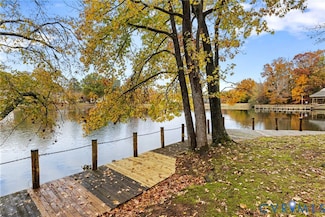 12428 New Point Dr, Henrico, VA 23233