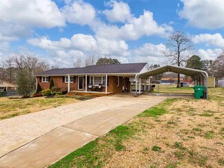 108 Crystal Dr, Cowpens, SC 29330