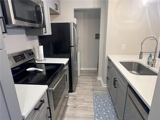 11905 W 58th Terrace Unit C, Shawnee, KS 66216