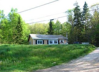1-11 Phillips Ln, Surry, ME 04684
