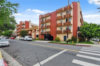 8710 Independence Ave Unit 301, Canoga Park, CA 91304